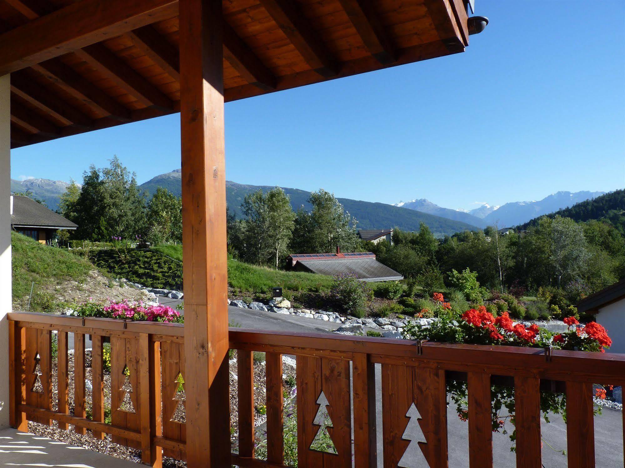 Chalet Des Alpes Bed & Breakfast Crans-Montana Exterior foto